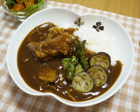 豚肋軟骨ソーキとお好み野菜の色どりカレー