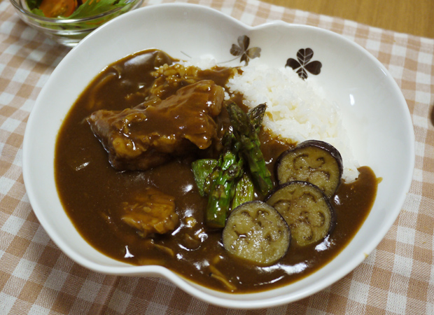 工程⑥ご飯にカレーをかけて完成